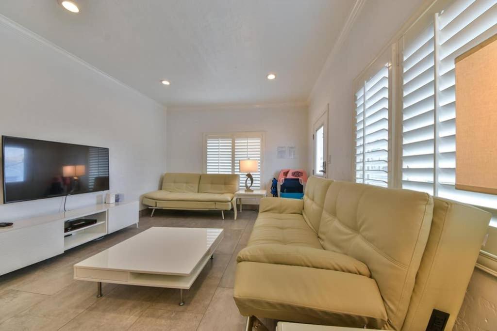 1000#1 Contemporary Home W/ Parking, Grill, & Ac! Newport Beach Exterior photo